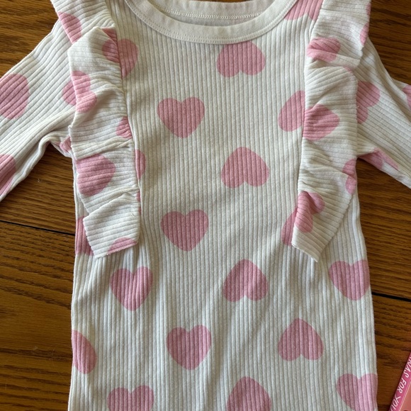 Cat & Jack White Valentine’s Day Onesie with Book 18M - Picture 2 of 5